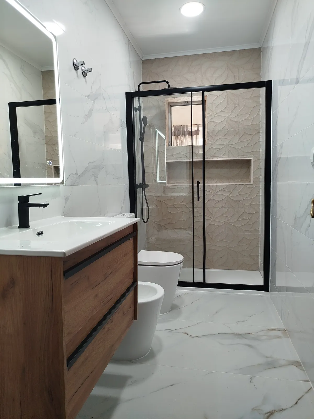 Modern bathroom renovated in Moscavide